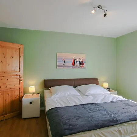 Sanders' Kornkuug Apartment